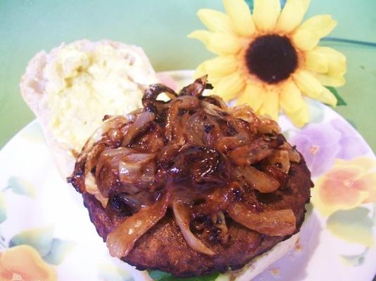 open-gezicht vegetarische burgers met gebakken uien