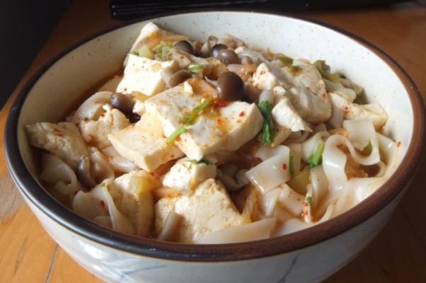 kimchi chi-gae (kimchi-soep)