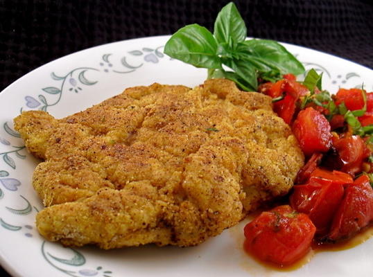 licht gebraden kipfilets met basilicumtomaten