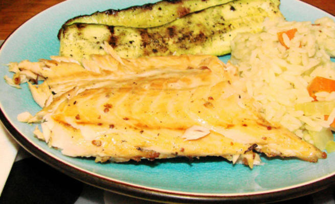 esdoorn planked zalm met gegrilde citroen