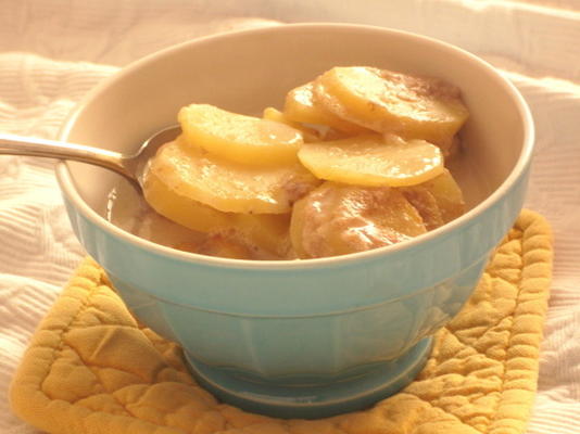 imullytetty perunalaatikko - fins gezoete aardappelpudding