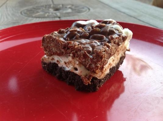 ultieme rijke pindakaas marshmallow crispie brownie repen