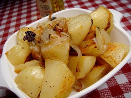 geroosterde nieuwe aardappelen met gekarameliseerde uien en truffelolie
