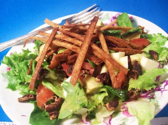 ranch huis salade met pecan vinaigrette