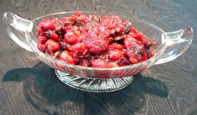 cranberrysaus met gedroogde kersen