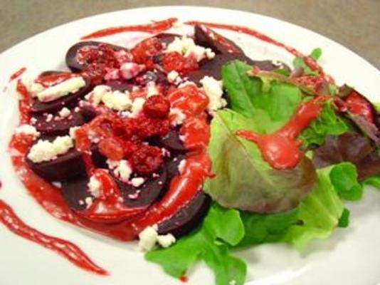 bietensalade met feta en frambozenvinaigrette