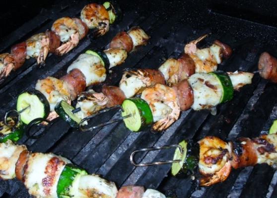 zeevruchten-worst kabobs