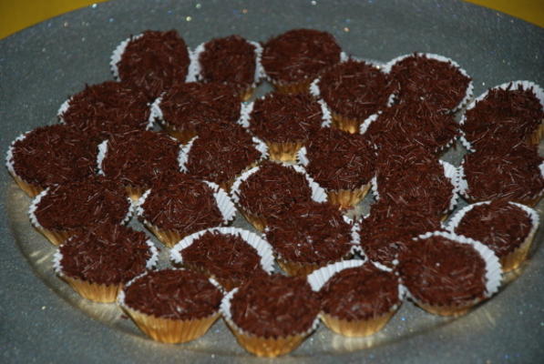 brigadeiros of chocoladedruppels