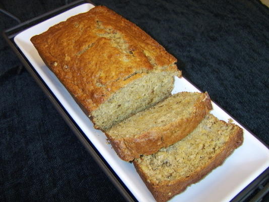 bananenbrood met walnoten en sinaasappelschil