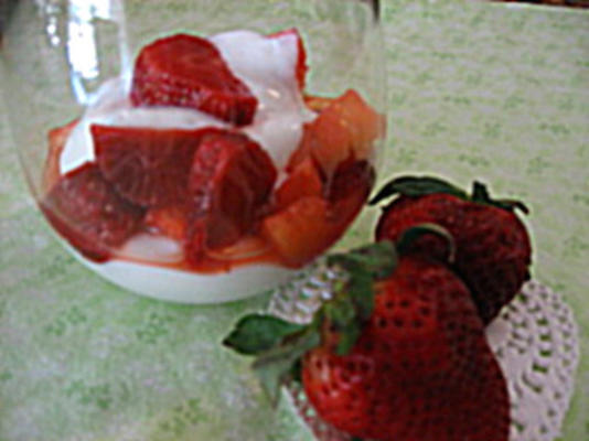 fruitsalade met limoenyoghurt