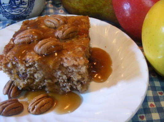 appeltaartcake met butterscotchsaus