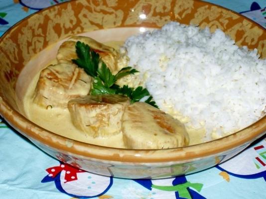 geschroeide sint-jakobsschelpen met champagne saffraan saus