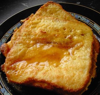 eenvoudige ochtend Franse toast bakken