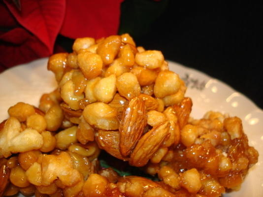 Italiaanse honingbollen (pignolata of struffoli)