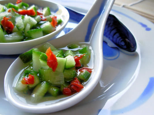 ingelegde komkommer dipsaus