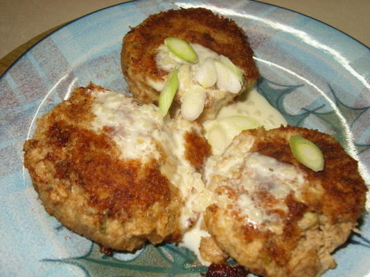 cajun-zalmtaart met citroen-knoflook aioli