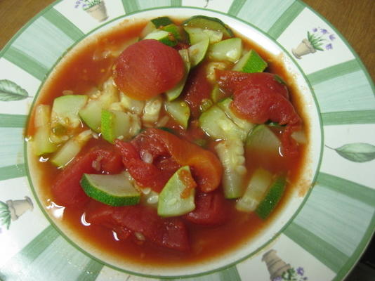 gestoofde tomaten en courgette