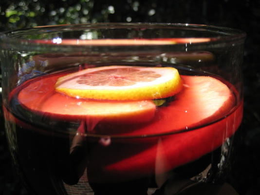 sangria met wat er in de buurt is