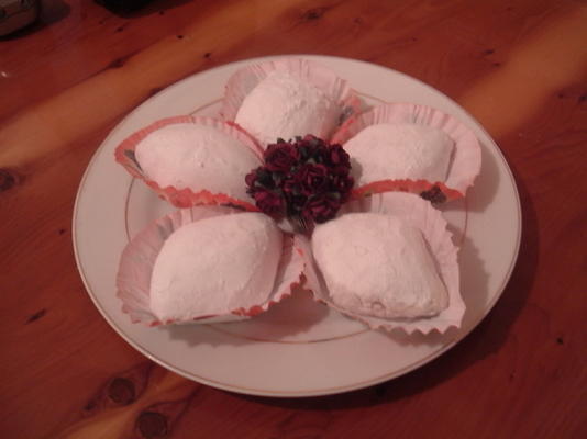 makrout a louz - algerian almond cakes 2