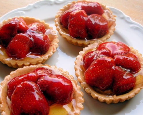 mini wilde aardbeientaartjes - barquettes de fraises des bois