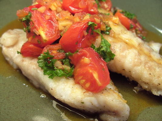 rode snapper met tomaat-saffraan vinaigrette