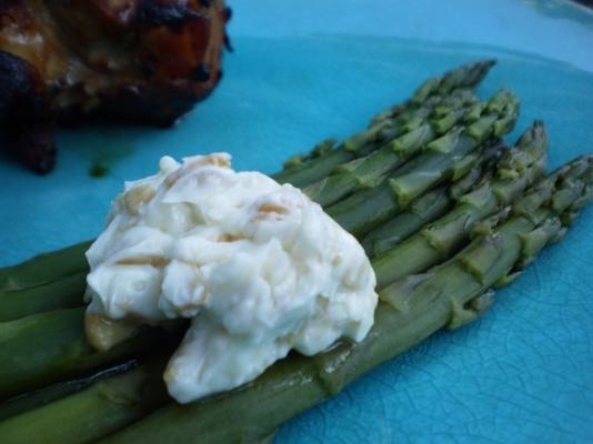 asperges met cashew boter