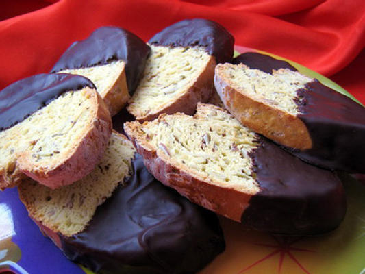 chocolade gedompelde amandel-anijsbiscotti