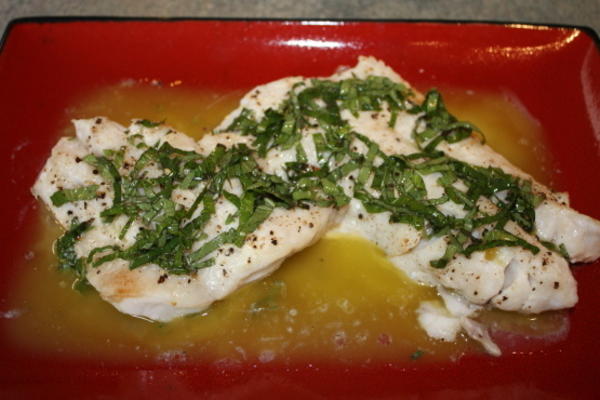 rode snapper met basilicumvinaigrette