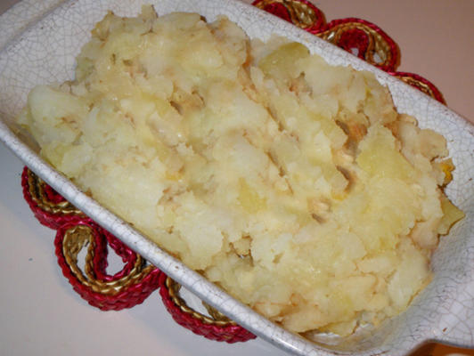 knolselderij, aardappel en geroosterde knoflookpuree