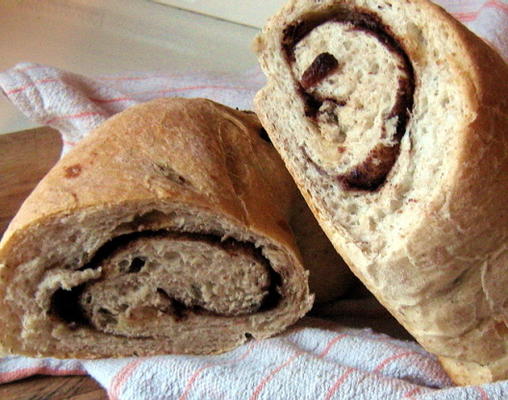 kaneel rozijnen swirl brood (mijn verlichte versie)