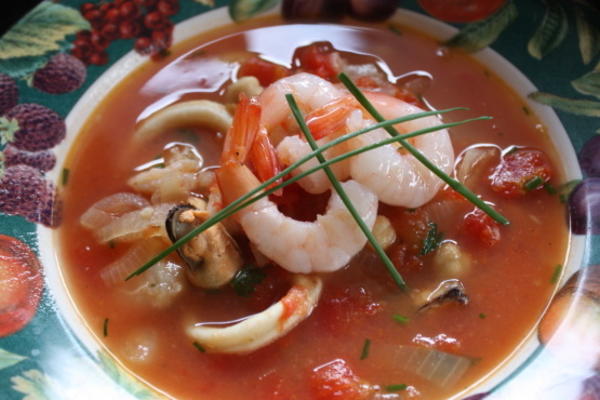 tomaat en knoflook stoofpot met garnalen.