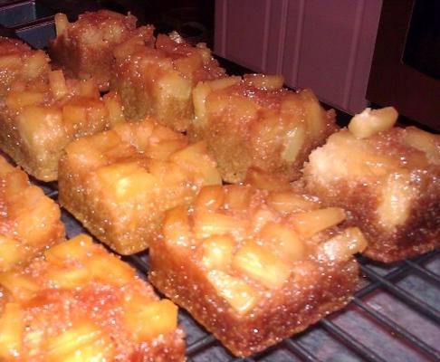 bakkerij-stijl ondersteboven Hawaiiaanse ananas muffins