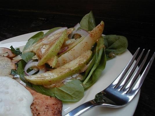 spinazie en perensalade met dijon mosterdvinaigrette