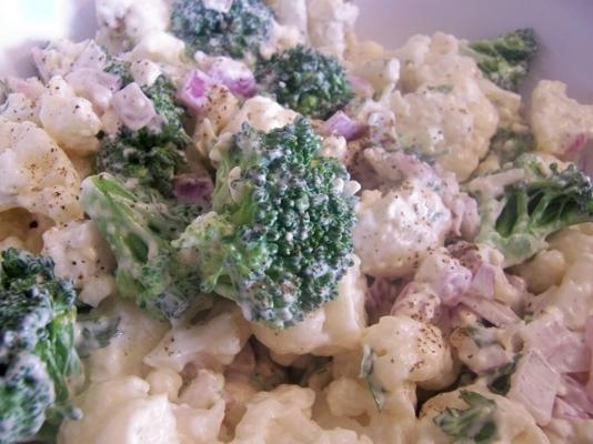 broccoli, bloemkool en blauwe kaassalade