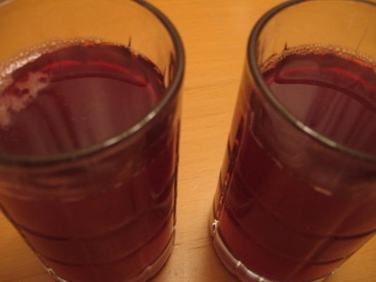 geslagen frambozen hibiscus agua fresca