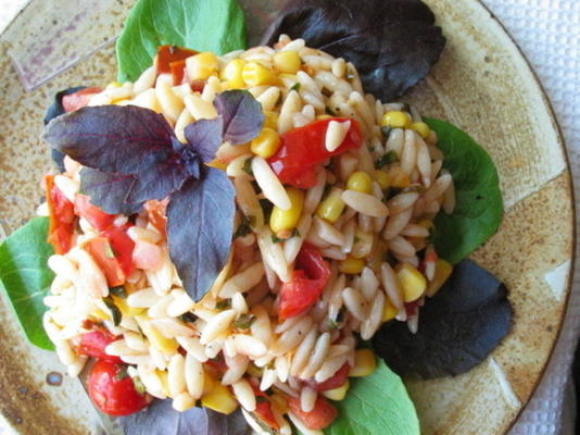 orzo salade met basilic sherry vinaigrette