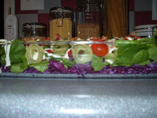 spinazie en tortellini gelaagde salade
