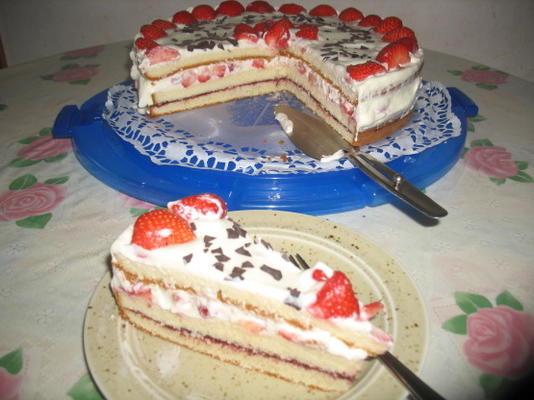 fudge-strawberry cream torte