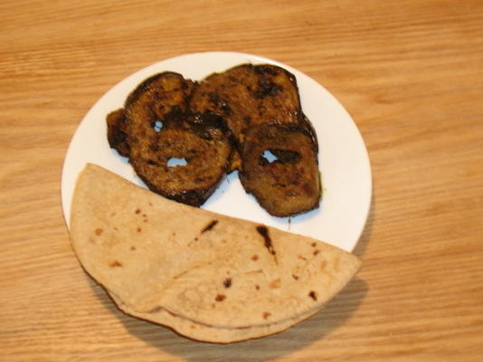 pittige aubergine plakjes met variatie (indisch)