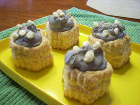 met lavendel geïnfundeerde mascarpone mousse broodjes