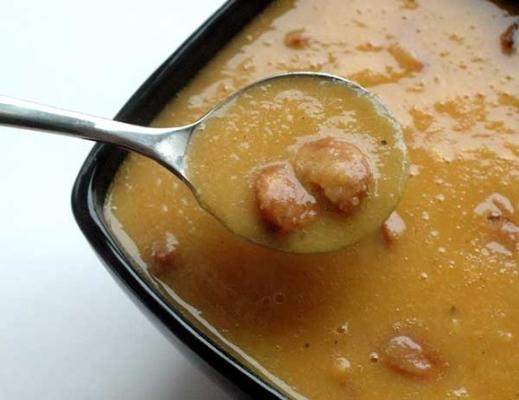 chorizo ​​en pastinaak soep