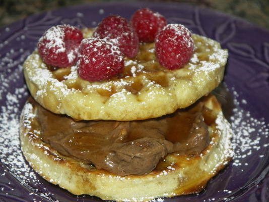 met pecannoten gevulde wafels