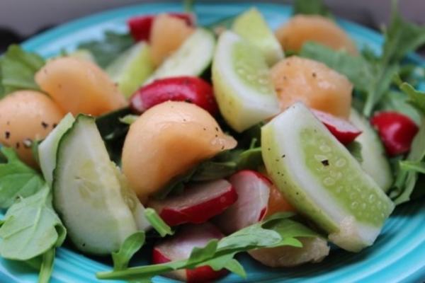 komkommer meloen salade met frambozenazijn