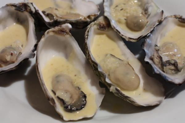 Australische oesters in champagnesaus