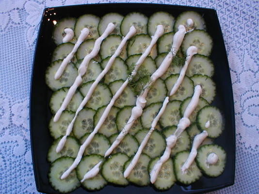 komkommersalade met een romige dille dressing