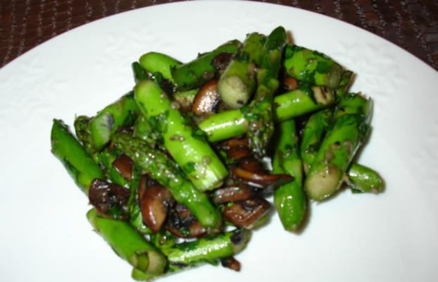 asperges en mushroom saute met koriander