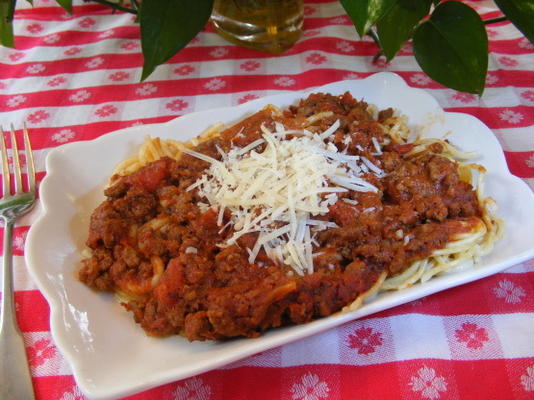 spaghettisaus met vlees en chorizo