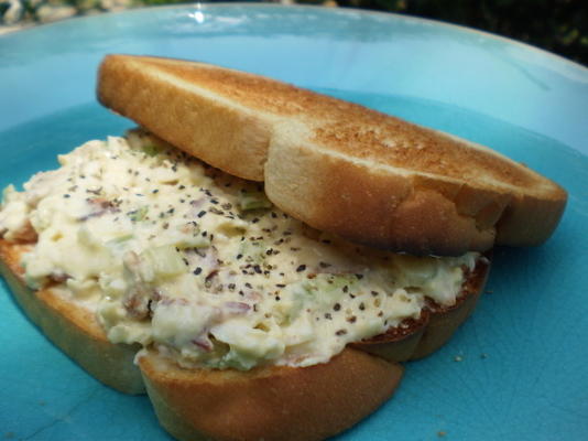 originele ranch bacon and egg salad sandwich