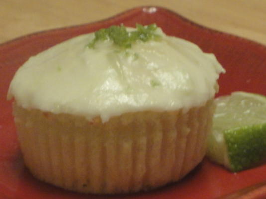 kokosnoot cupcakes met limoen buttercream glazuur