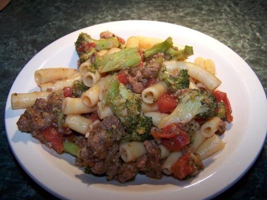 ziti met worst en broccoli